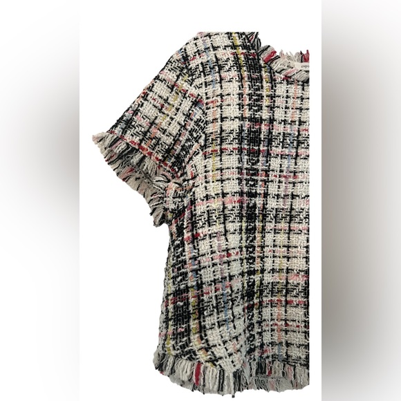 Cupcakes and Cashmere Emelda Cropped Tweed Short Sleeve Top - Picture 5 of 6